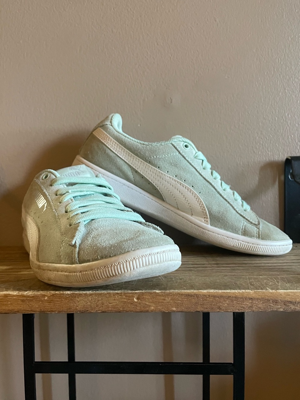 Puma Kids Mint Green Suede Sneakers White Stripe – Size 4 Kids Good/Fair